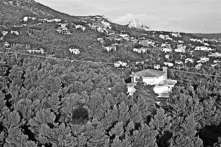 «Συγχωροχάρτι» ΣΥΡΙΖΑ σε καταπατητές