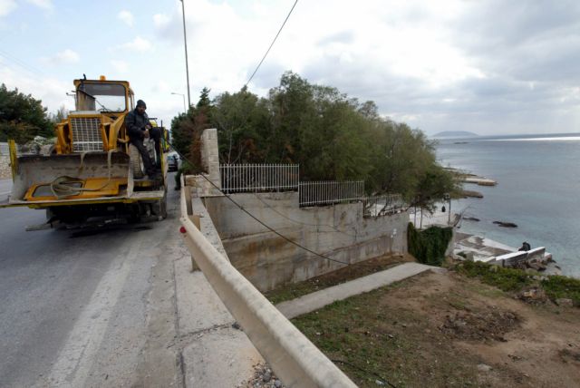 Ρυθμίσεις αιγιαλού: Διαγράφηκε η ρύθμιση για νομιμοποίηση αυθαιρέτων μετά το 2011