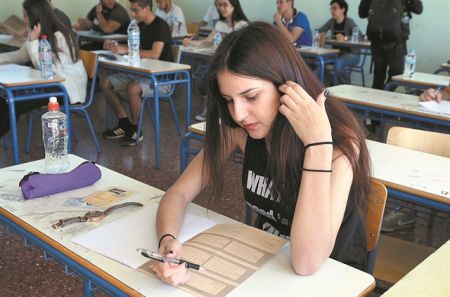 Πανελλαδικές: Τα SOS και τα νέα τμήματα