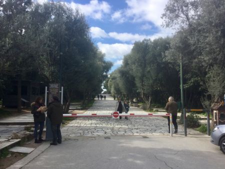 Ο ΣΥΡΙΖΑ θέλει τον λόφο του Φιλοπάππου ξέφραγο αμπέλι – Οι επιθέσεις συνεχίζονται