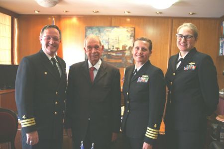 Στον Πειραιά το αμερικάνικο αντιτορπιλικό «USS Mitscher»