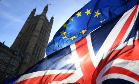 Brexit: Πυρετώδεις οι συνομιλίες κυβέρνησης – Εργατικών
