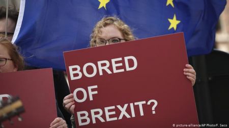 Ζαν Κλωντ Γιούνκερ : Δεν μπορεί να συζητούμε για το Brexit κάθε Σαββατοκύριακο
