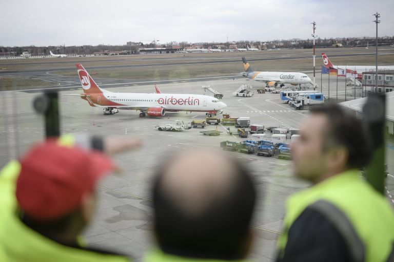 Γερμανία: Επείγουσα προσγείωση πολεμικού αεροσκάφους έκλεισε το Σένεφελντ