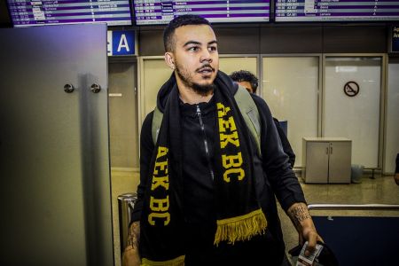 Άρχισε στραβά η θητεία του Γιορκ στην ΑΕΚ