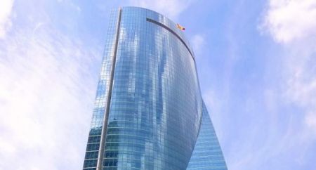 Συναγερμός στη Μαδρίτη: Εκκενώνεται ουρανοξύστης