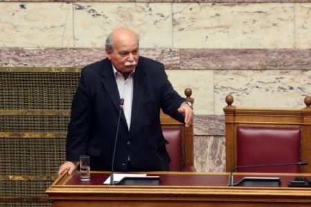 Ψήφισμα για τη διεκδίκηση των γερμανικών οφειλών ενέκρινε η Βουλή