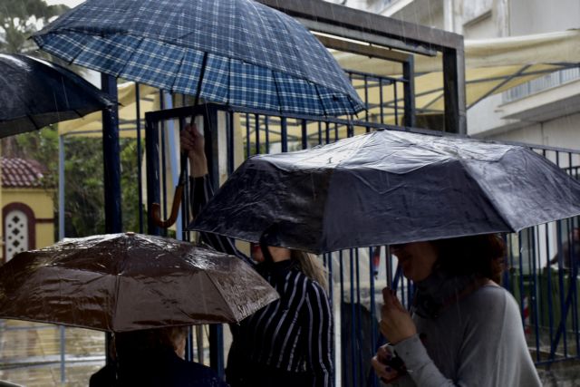 Άστατος ο καιρός και σήμερα – Πού θα «χτυπήσουν» βροχές και καταιγίδες