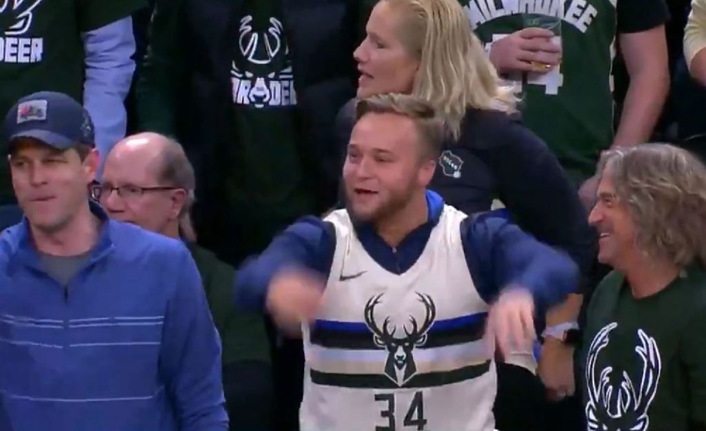 Αποθέωση για Γιάννη και ιαχές… «MVP»