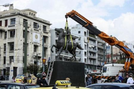 Στο κέντρο της Αθήνας το άγαλμα του Μεγάλου Αλεξάνδρου