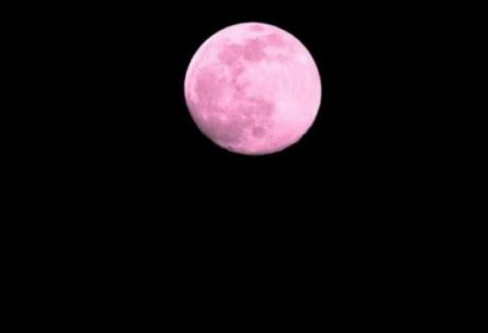 Απόψε το «Ροζ» φεγγάρι