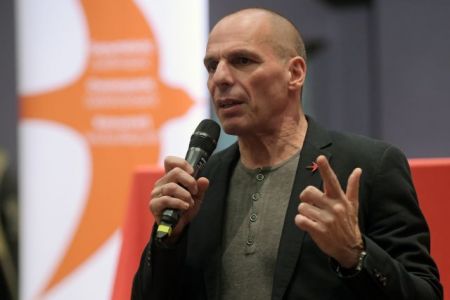 Βαρουφάκης : Λάθος η έκδοση ομολόγων – «Όχι» σε υψηλά πρωτογενή πλεονάσματα