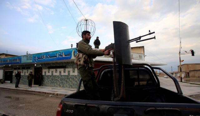 Συρία: Νεκροί 35 στρατιώτες από επιθέσεις του ΙΚ