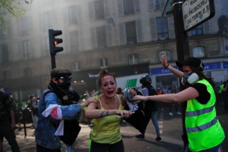 Γαλλία: Συγκρούσεις αστυνομικών με τα Κίτρινα Γιλέκα