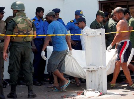 Σρι Λάνκα: Σταύρωση αντί για… Ανάσταση με 156 νεκρούς από τις επιθέσεις σε εκκλησίες και ξενοδοχεία