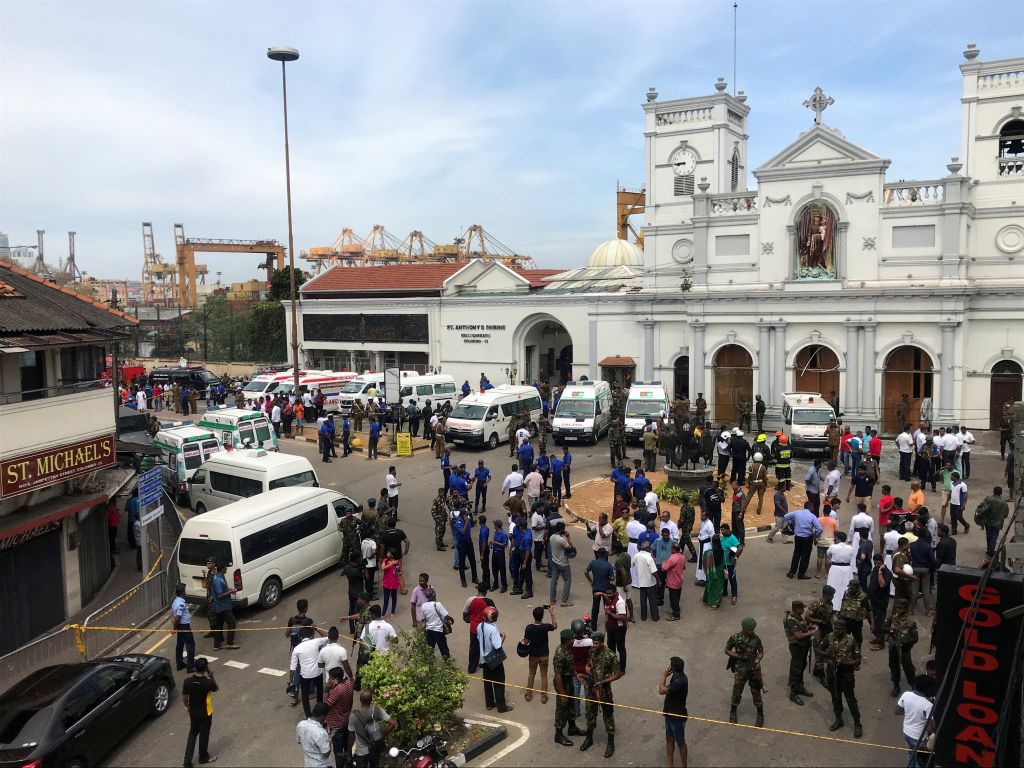 Σρι Λάνκα: Πάνω από 130 οι νεκροί από εκρήξεις σε εκκλησίες και ξενοδοχεία και αυξάνονται διαρκώς