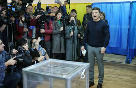 Ουκρανία – Προεδρικές:  Δεύτερος γύρος με μεγάλο φαβορί τον κωμικό Ζελένσκι