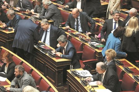 Μετωπική που παραπέμπει στο ζοφερό ’89