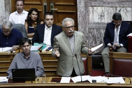 Βουλή: Ειρωνείες Γαβρόγλου σε ΝΔ και ΚΚΕ