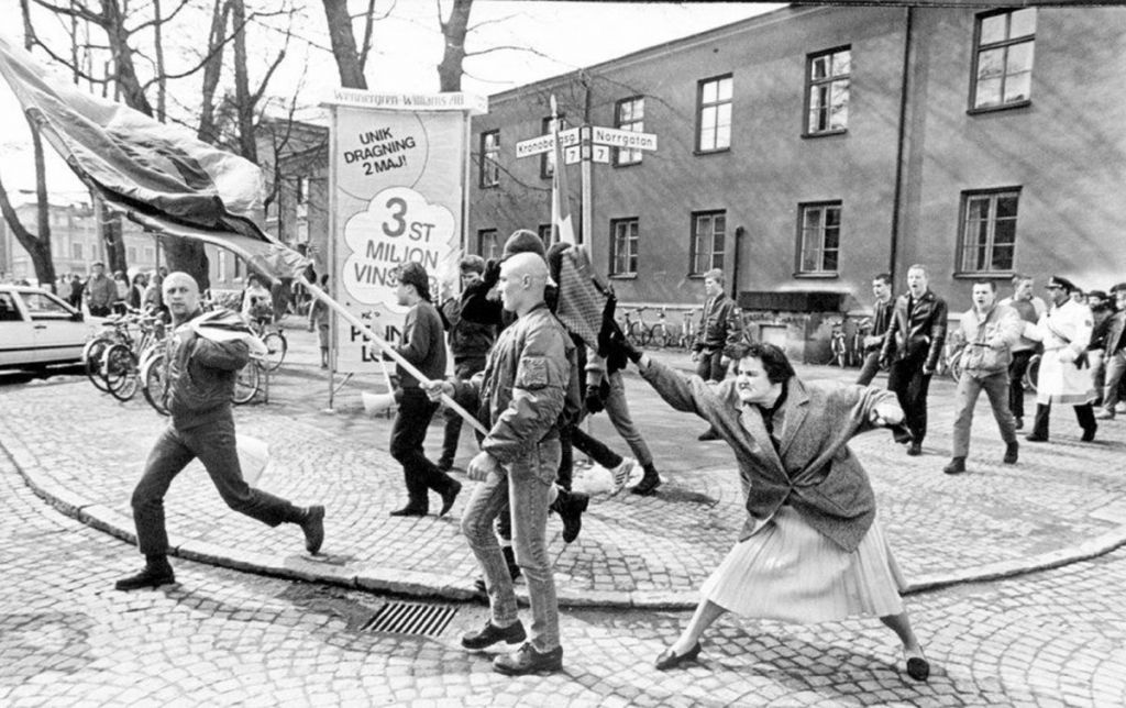 Ντανούτα Ντάνιελσον: Η γυναίκα που έριξε «τσαντιά» στον νεοναζισμό