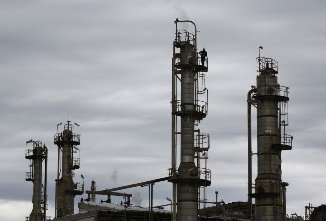 Στα ύψη η τιμή του πετρελαίου στις ασιατικές αγορές