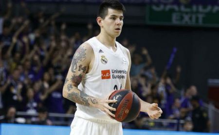 Ντεκ: «Δεν πρέπει να σκεφτόμαστε το 2-0»