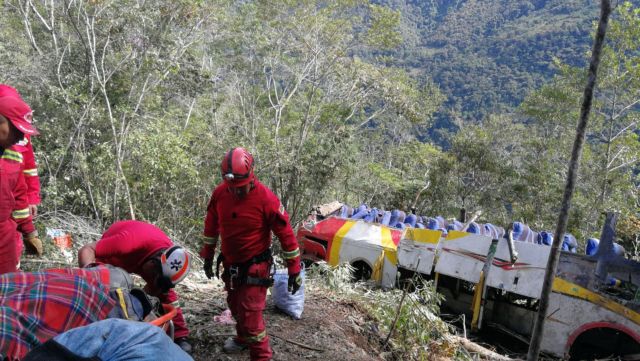 Βολιβία: Νεκροί από πτώση λεωφορείου σε χαράδρα