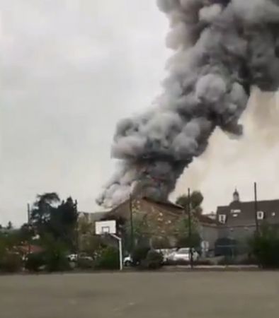 Συναγερμός στη Γαλλία: Μεγάλη φωτιά στις Βερσαλλίες