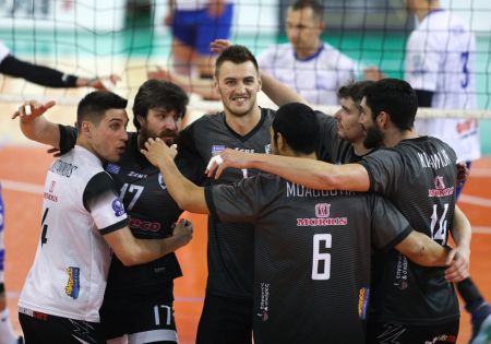 Στους τελικούς με… σκούπα ο ΠΑΟΚ