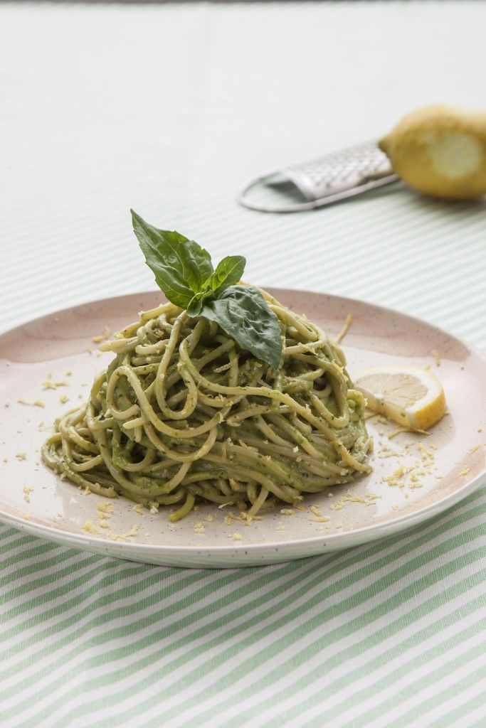 Ζυμαρικά με σάλτσα από αβοκάντο