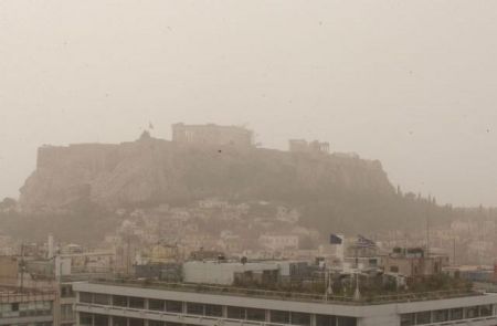 Καιρός: Άνοδος της θερμοκρασίας και τοπικές βροχές με σκόνη