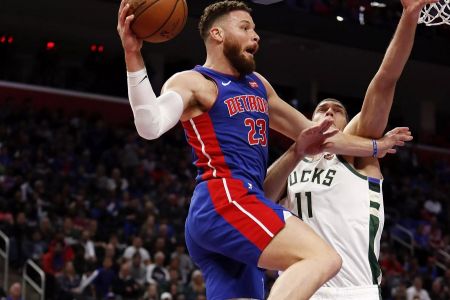 Αποθεώθηκε ο «λαβωμένος» Γκρίφιν στο Πίστονς – Μπακς