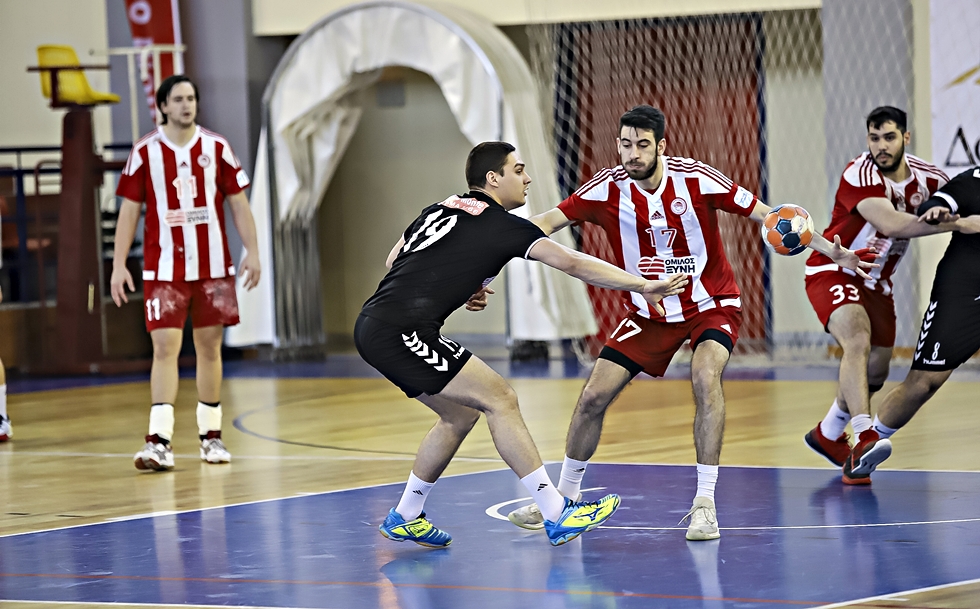 Στα ημιτελικά Ολυμπιακός και Αερωπός, ανοικτοί λογαριασμοί στην ουρά