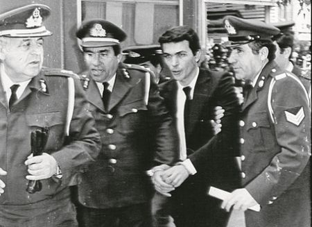 5+1 serial killers που «πάγωσαν» την Ελλάδα