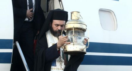 Αγιο Φως: Ξαφνική αλλαγή στην άφιξή του