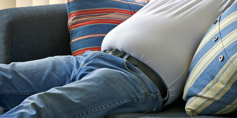 Πώς θα αποφύγετε το φούσκωμα μετά το τραπέζι του Πάσχα