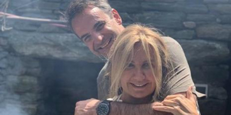 Οι ευχές του Κυριάκου και της Μαρέβας Μητσοτάκη για το Πάσχα