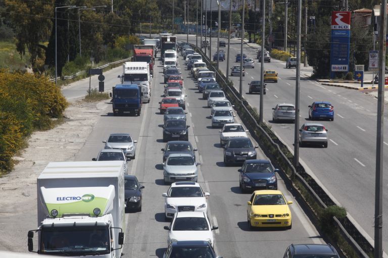 Επιστρέφουν οι εκδρομείς – Πού υπάρχει μποτιλιάρισμα