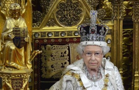 Βρετανία : Η βασίλισσα Ελισάβετ αναβάλλει την ομιλία της λόγω Brexit