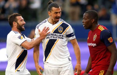 Ο προκλητικός πανηγυρισμός του Ζλάταν μπροστά σε αντίπαλό του