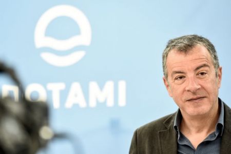 Θεοδωράκης για Ισπανία: Χαιρετίζει την άνοδο των Ciudadanos