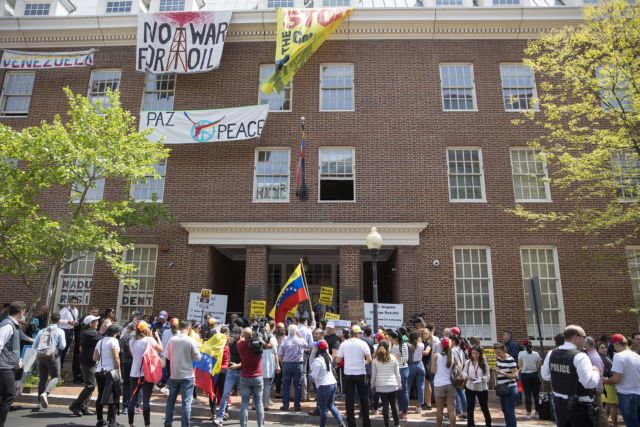 ΗΠΑ: Επέμβαση της αστυνομίας στην πρεσβεία της Βενεζουέλας