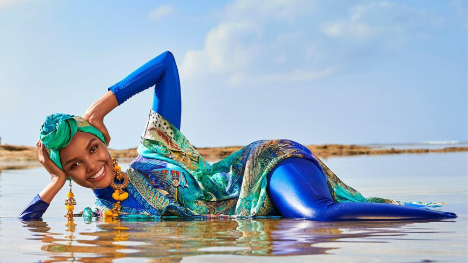 Με χιτζάμπ και μπουρκίνι και μαγιό το εξώφυλλο του Sports Illustrated