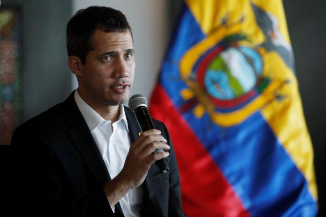 Βενεζουέλα : Γκουαϊδό καλεί στρατό και πολίτες να «ρίξουν» τον Μαδούρο