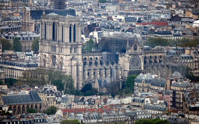 Η «βαριά πληγωμένη» Παναγία των Παρισίων από ψηλά
