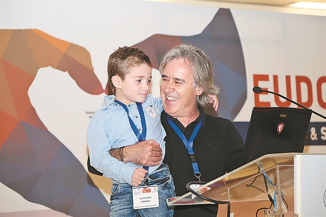 Μήνυμα καρδιάς από τον μικρό Αλέξανδρο