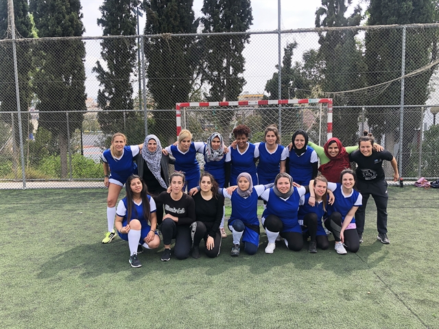 Μετανάστριες ονειρεύονται να γίνουν οι… θηλυκοί Ρονάλντο