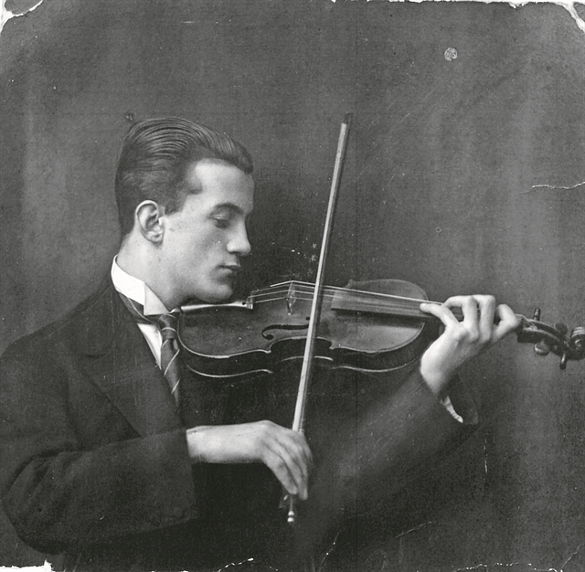 «Ο δικός μας          Νίκος Σκαλκώτας»