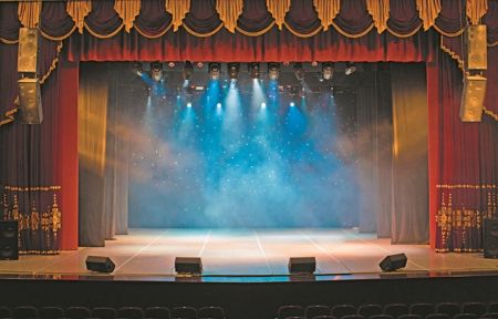 Θέατρο: εμπειρία ζωής πιο διαφανής        κι από τη ζωή