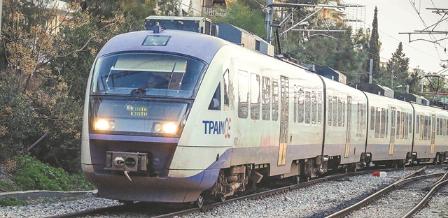 Ο σιδηρόδρομος ξαναμπαίνει στις ράγες